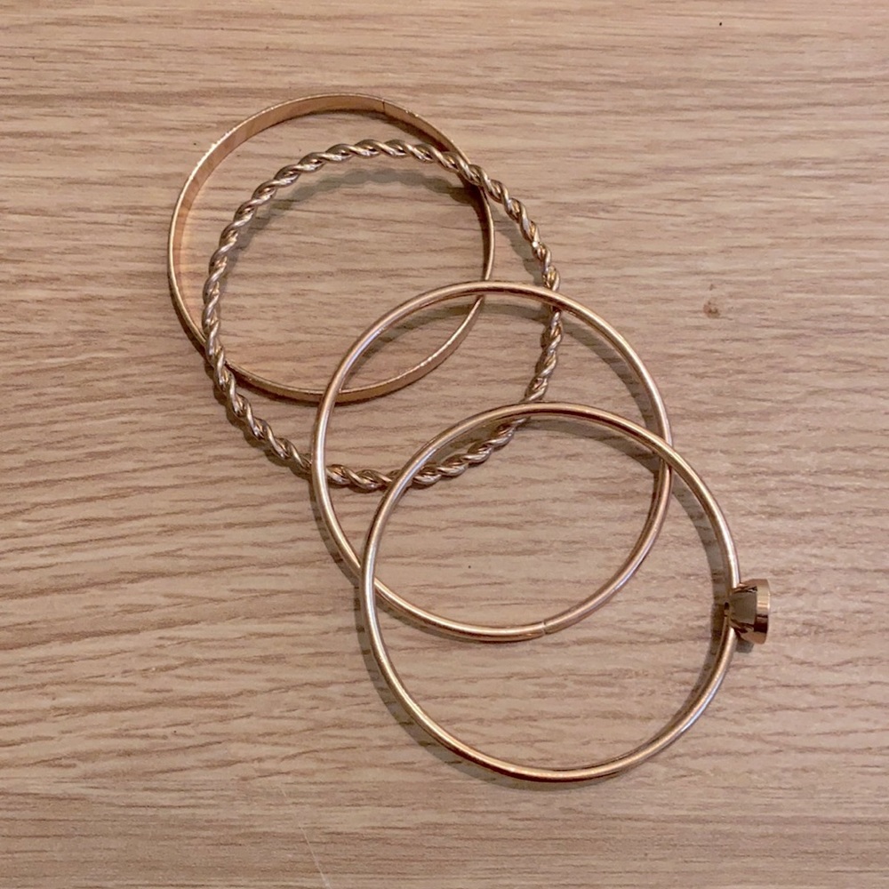 Set of bangles